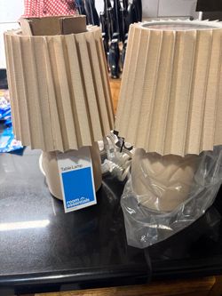 Room Essentials Table Lamps – Set of 2