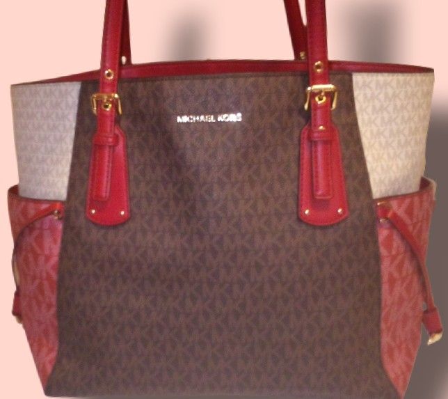 Michael Kors Voyager Bag
