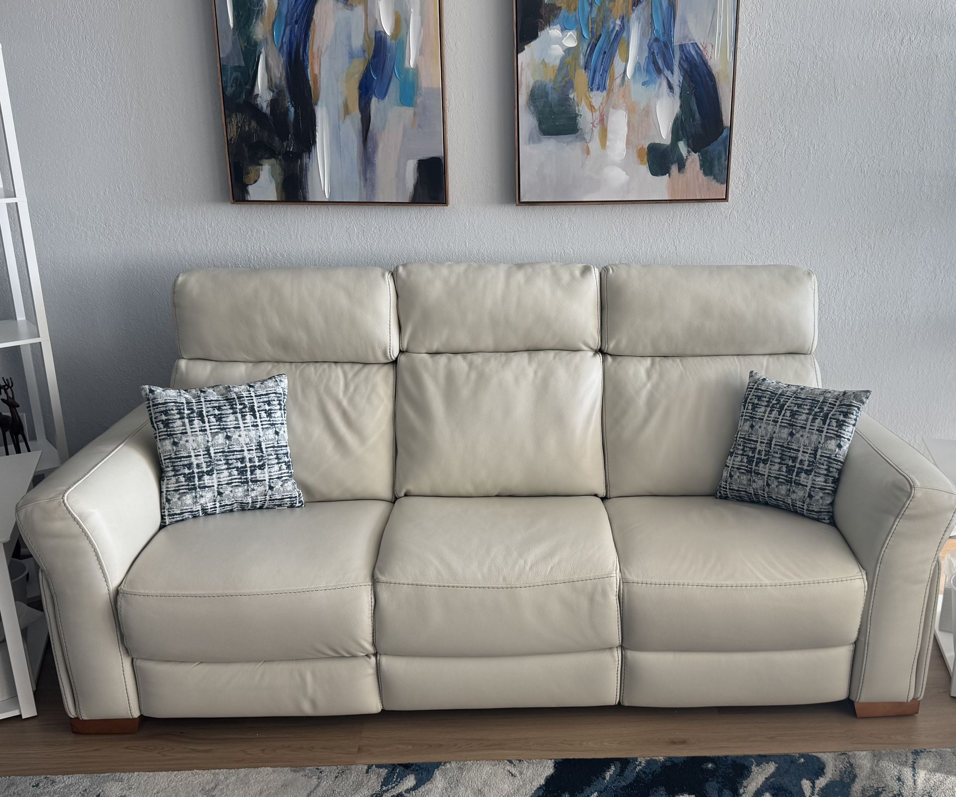 CYBER MONDAY Nature Gioviale 88” Italian Leather Power Sofa – Excellent – Warranty to 2029