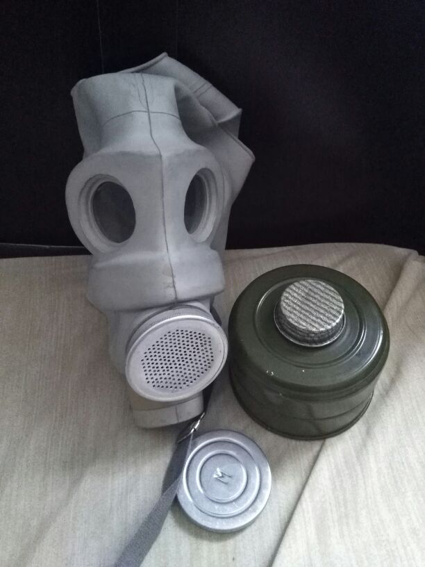 Soviet PMG gas mask