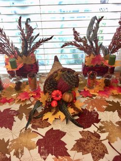 Thanksgiving table decor