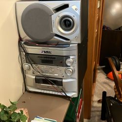 Emerson Six – Cd Changer Stereo System With Remote