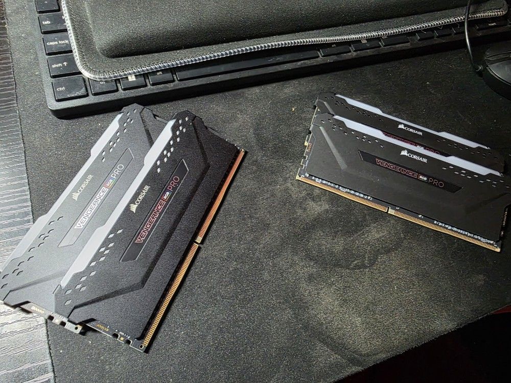 64 GB (4x16) Corsair Vengeance RGB 3600mhz DDR4 RAM