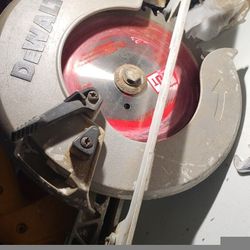 DEWALT CIRCULAR SAW  7 1/4 BLADE