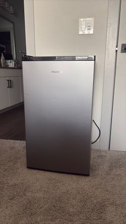 Mini fridge