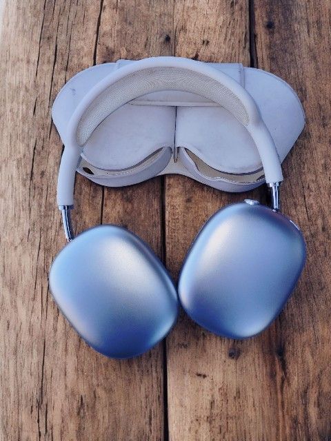 Apple Over The Ear Silver Airpods