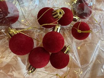 18 mini ornaments