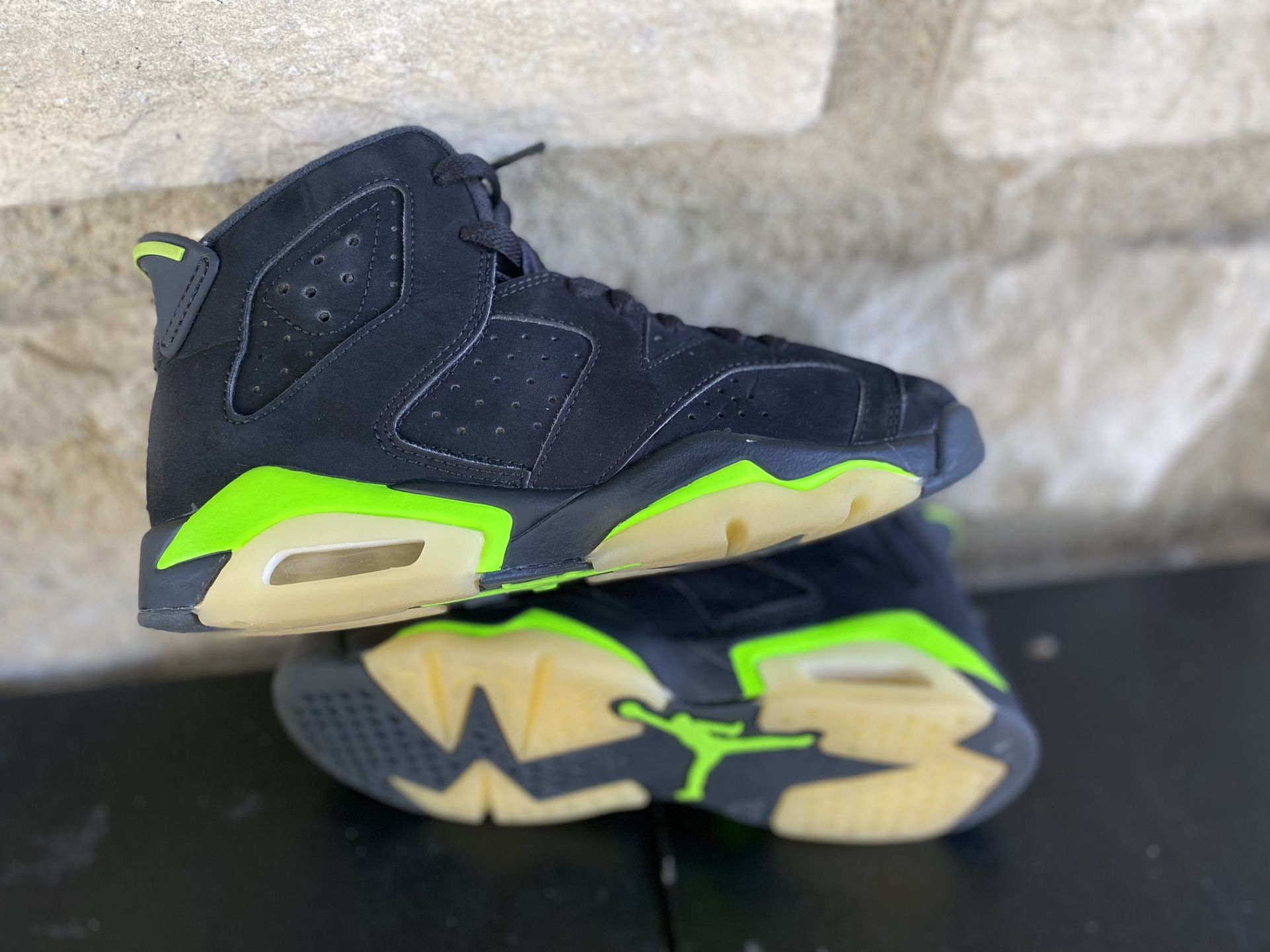 Air Jordan 6 Electric Green (pick up only ) Size 3.5y