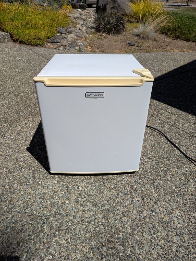 Emerson Mini Fridge