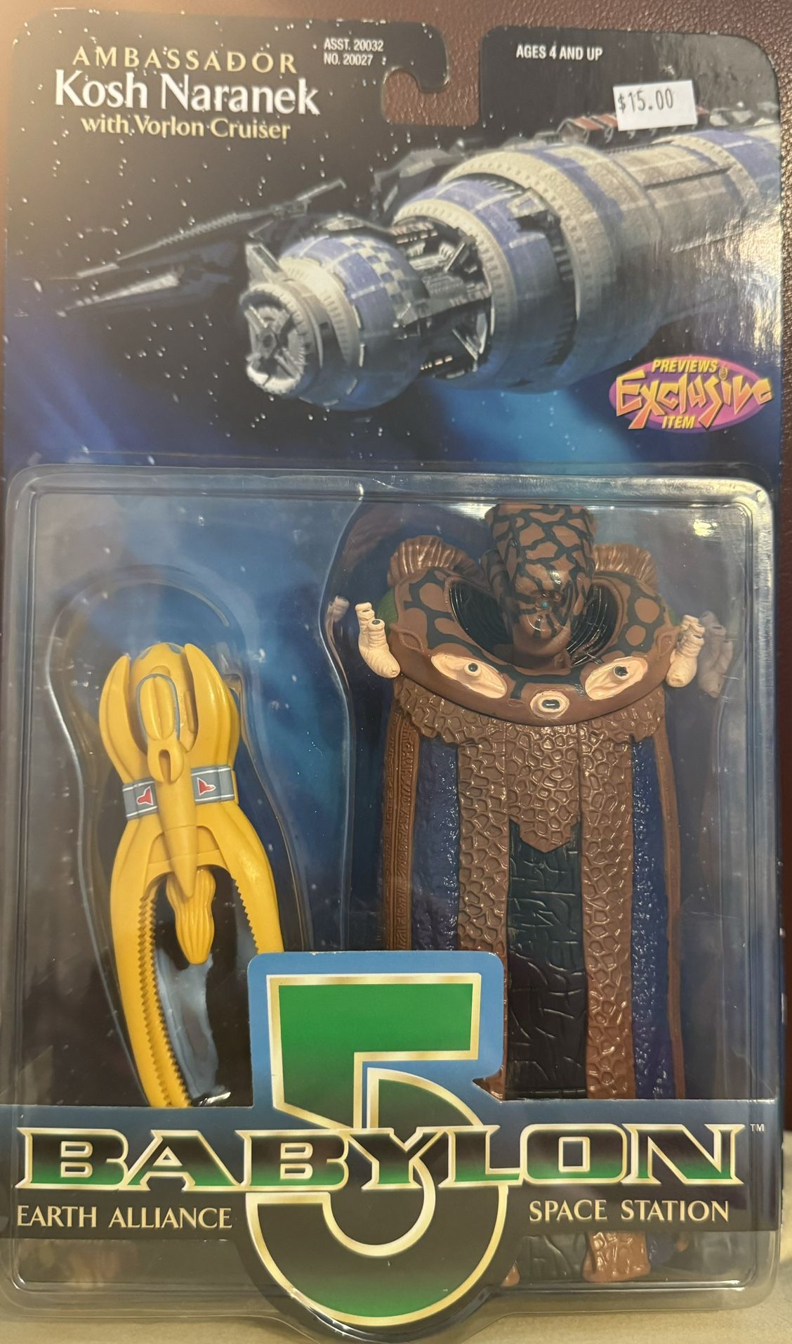 Babylon5 Ambassador Kosh Naranek with vorlon cruiser