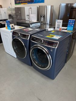 GE 5.3 Cubic Feet Washer and 7.8 Cubic Feet Gas Dryer