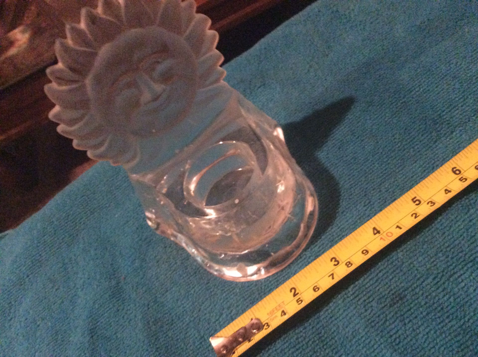 Glass sun tea lite holder