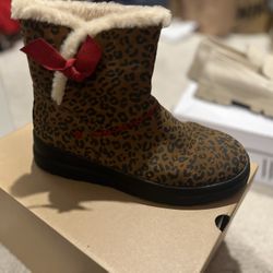 Uggs - Cheetah Red Bow