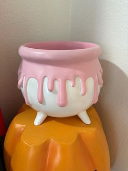 LARGE CUTE PINK CAULDRON