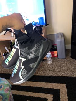 Puma high tops / holographic