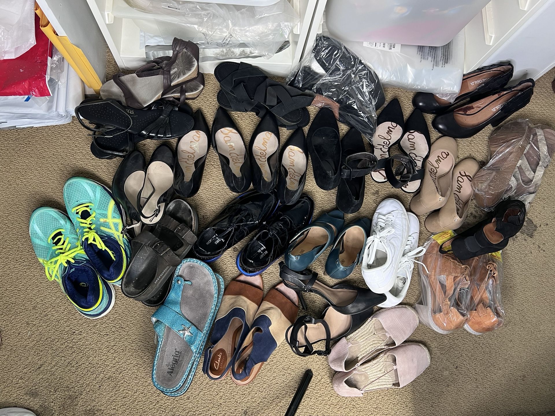Reseller shoe Lot Of 23 Pairs Of Shoes
