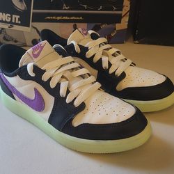 Air Jordan 1 Retro Low OG Black Raspberry HF0410-001 size 1.5 Youth  glow in the dark