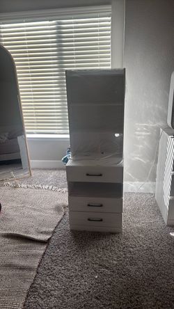 Side table/vanity