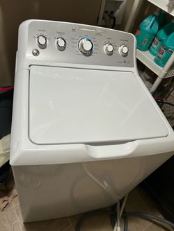 1 Yr Old GE XL Capacity Washer and Dryer