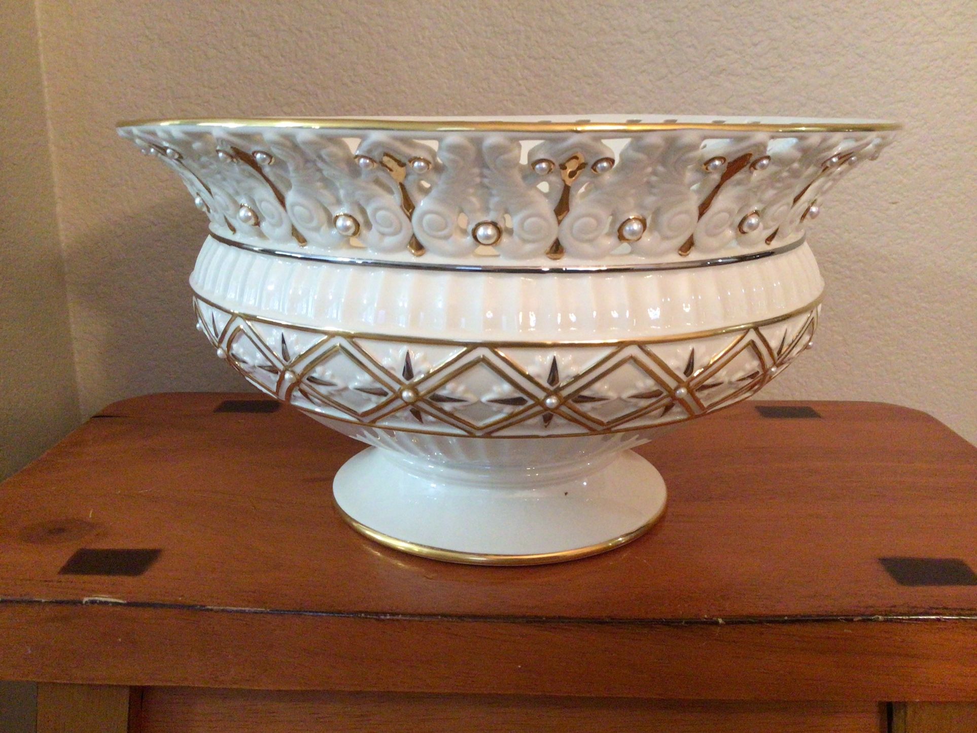Lenox Florentine And Pearl Centerpiece Bowl