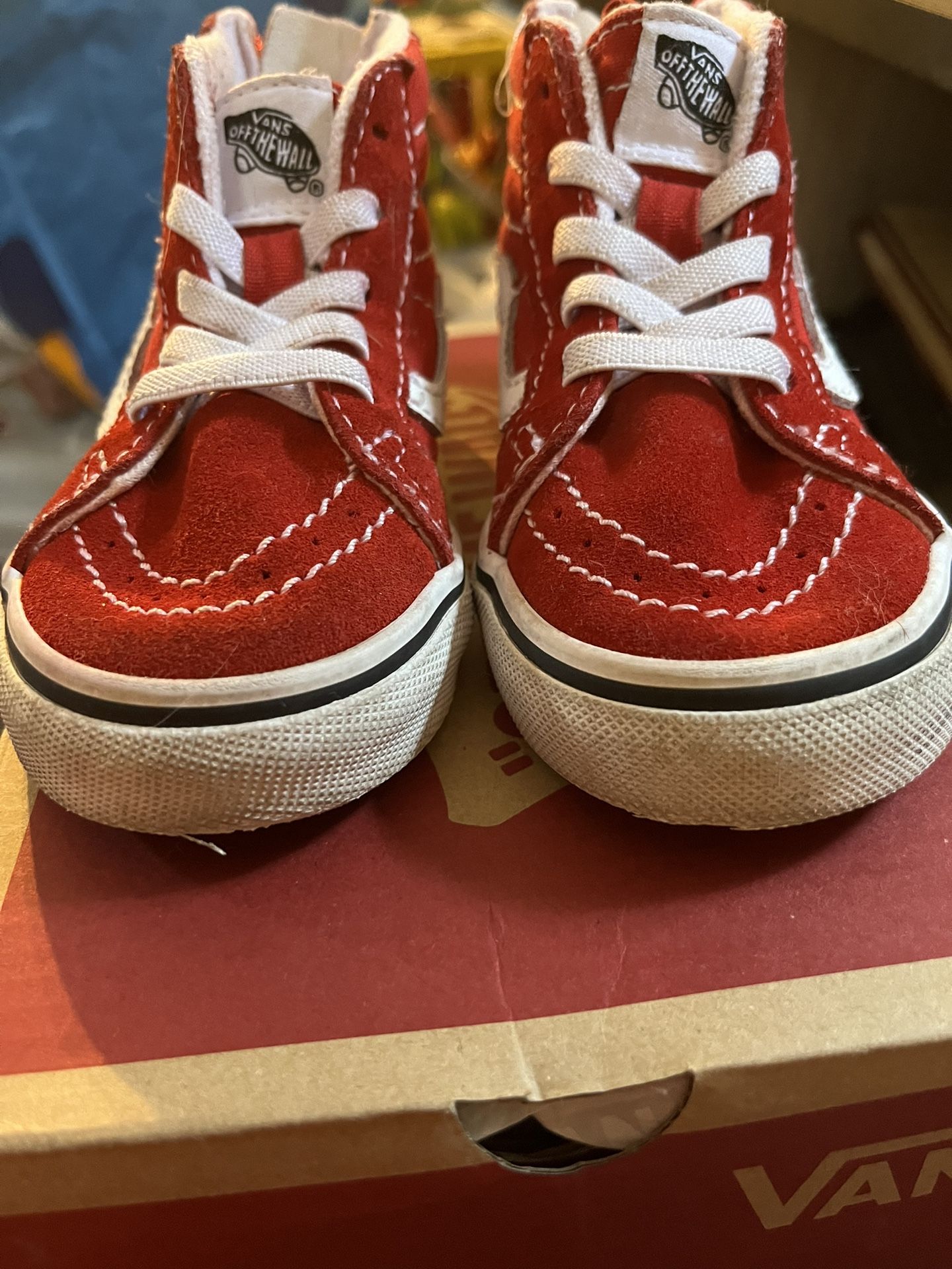 Toddler Boys Adorable 🥰 High Top Red And White Vans Sneakers Size 6