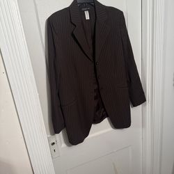 WOMEN’S BEAUTIFUL PINSTRIPED BLAZER  SIZE US 16-18  USED, GOOD CONDITION