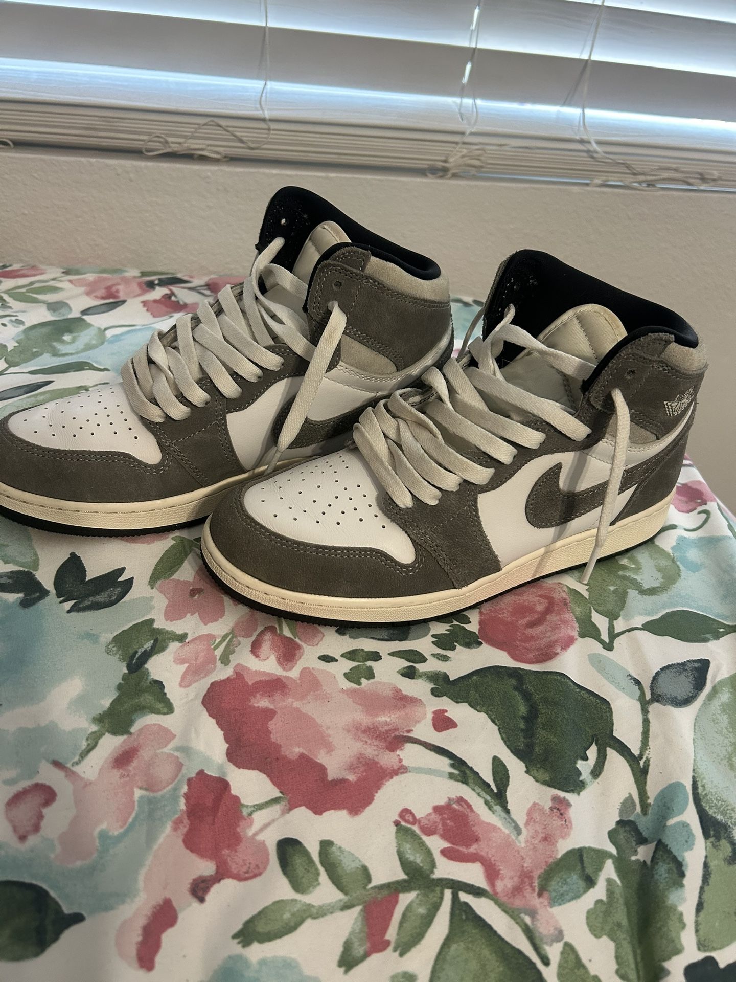 Grey Air Nike Jordans Barley worn size 6.5 Y and comes with new shoe protectors