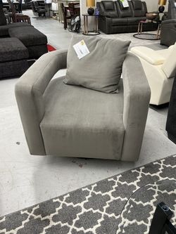 Swivel accent chair