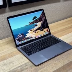 2018 13” MacBook Pro - 2.7 GHz i7 - 16GB - 256GB SSD 