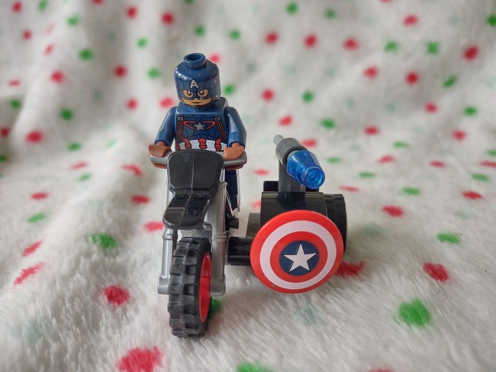Rare Lego Captain America Motorcycle Side Car Set