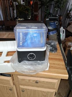 Icemaker 26 lb