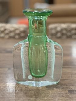 Vintage scuptured Czechoslovakian Art Glass - Collectables