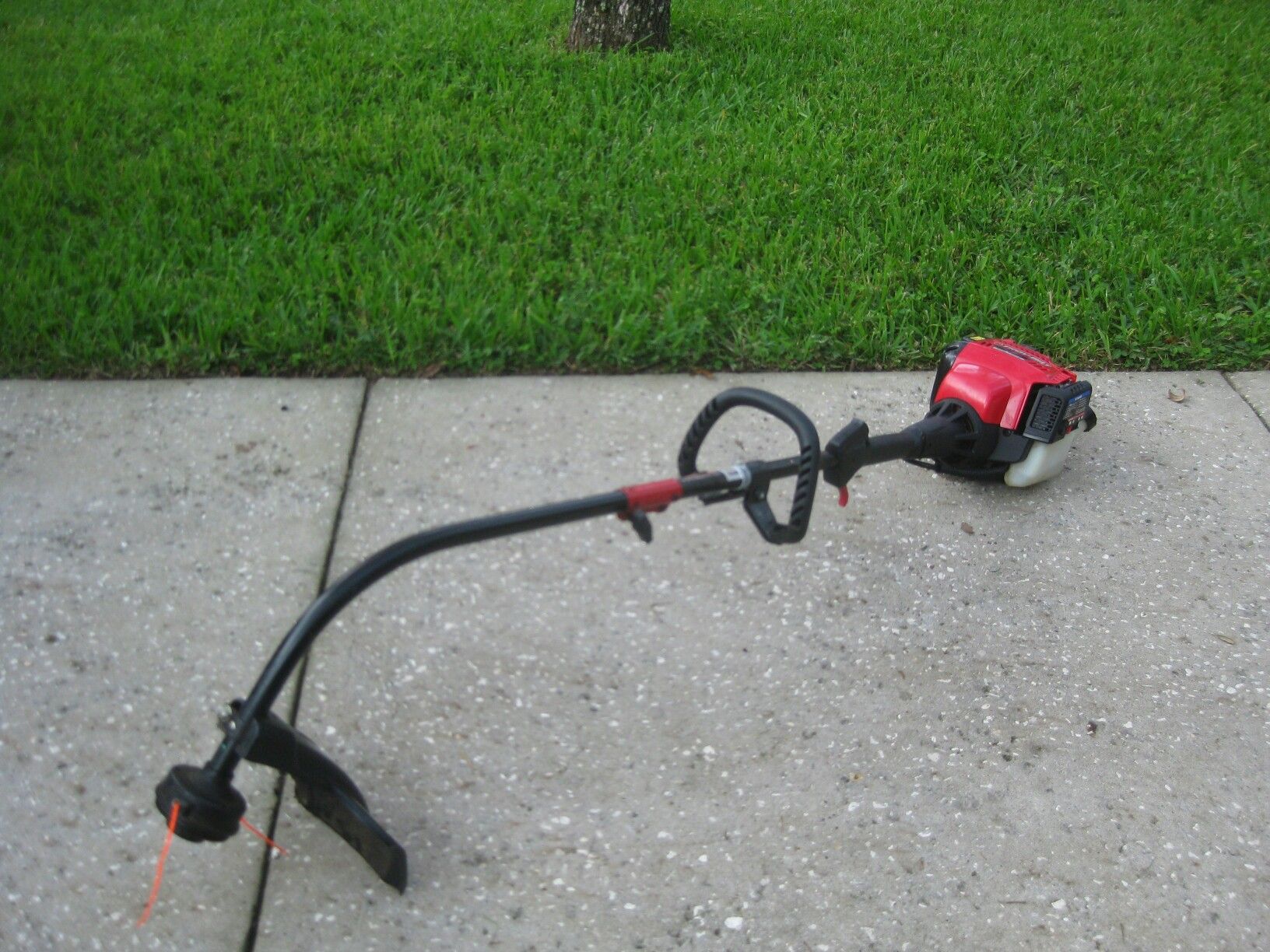 Troy-Bilt 4-Cycle weedeater - No mixing oil and gas!