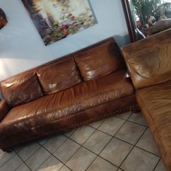Leather Couch 🛋️🛋️🛋️