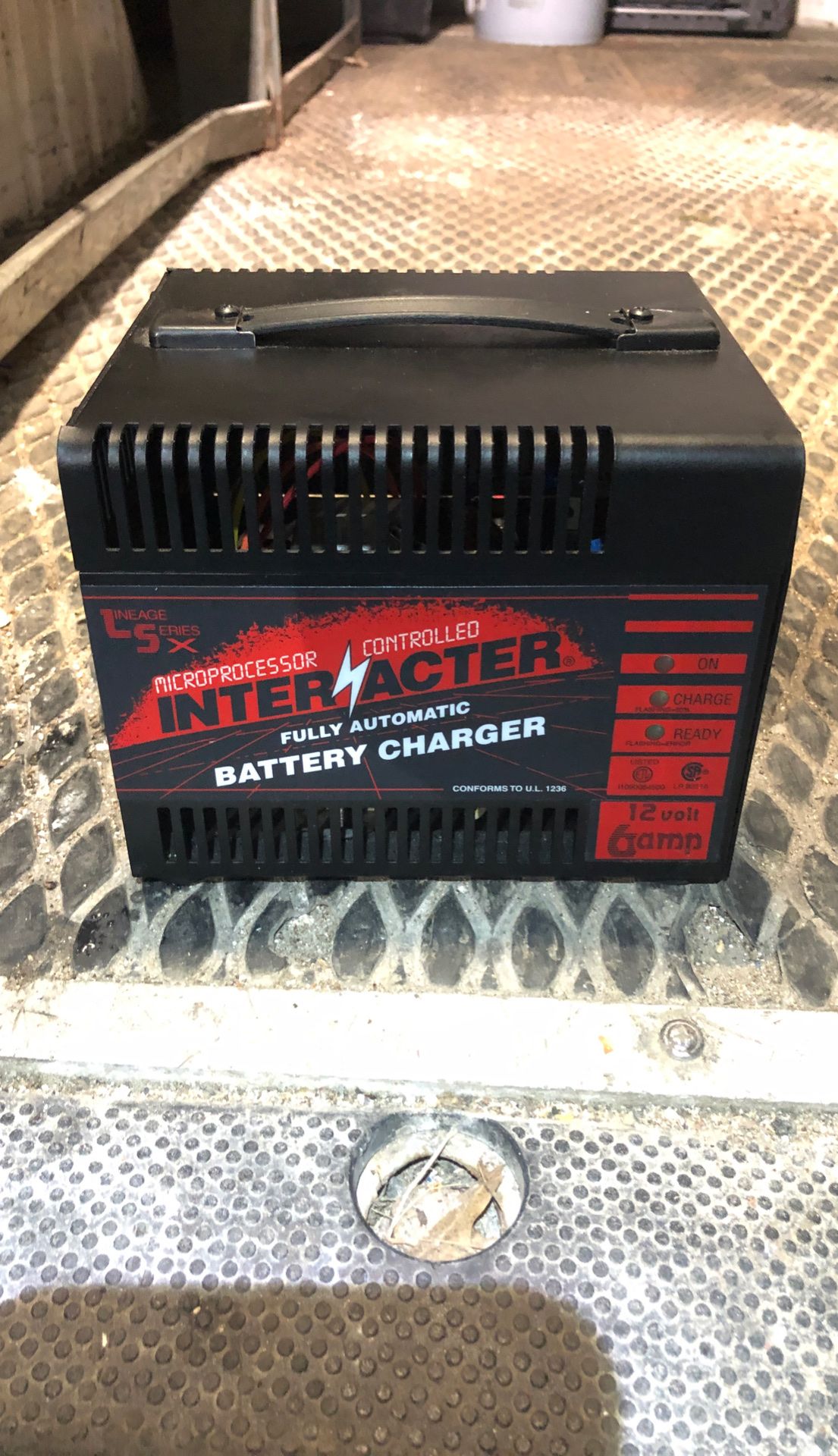 Inter Acter battery charger, 12volt-6amp