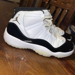 Jordan’s 11s Retro (gs) Kids Size 6