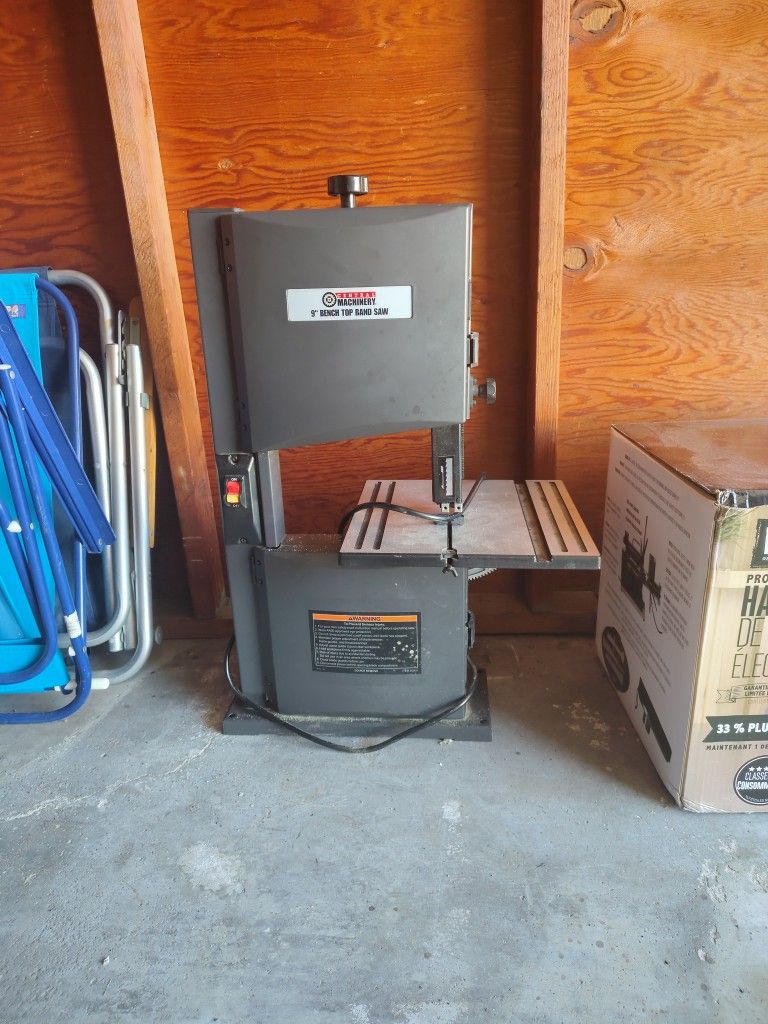 Central Machinery 9" Bench Top Bandsaw