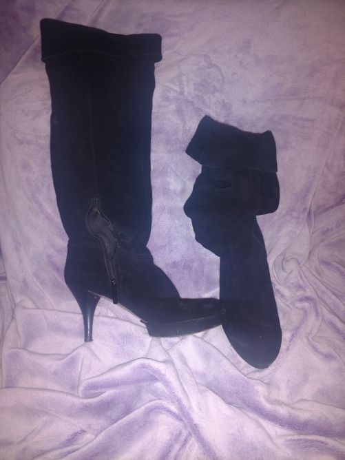 Size 10 black boots