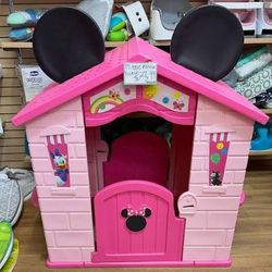 Minnie Mouse playhouse