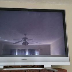 60” Panasonic  