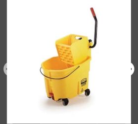 Rubbermaid Commercial Mop Bucket with Wringer