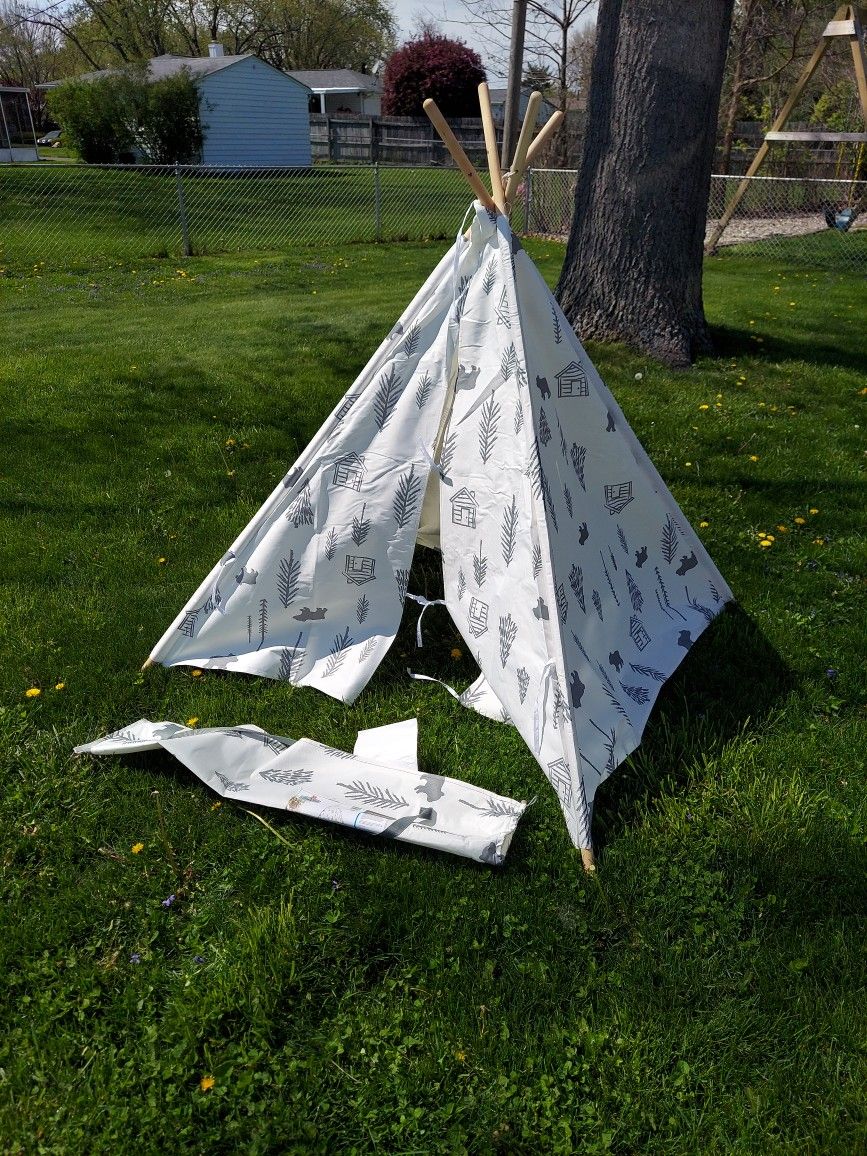 Lake & Trail Indoor/outdoor Juniior Wooden Teepee