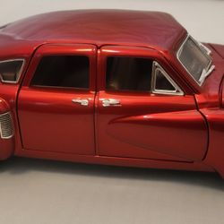 1948 Tucker Torpedo Road Signature Diecast 1.18 Scale