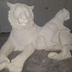 TIGER AND CUB STATUE 