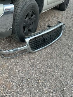 Yukon grille gmc 05