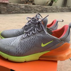 Nike 270s