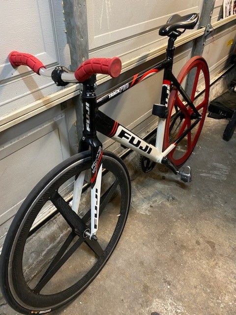 Fuji track pro bike