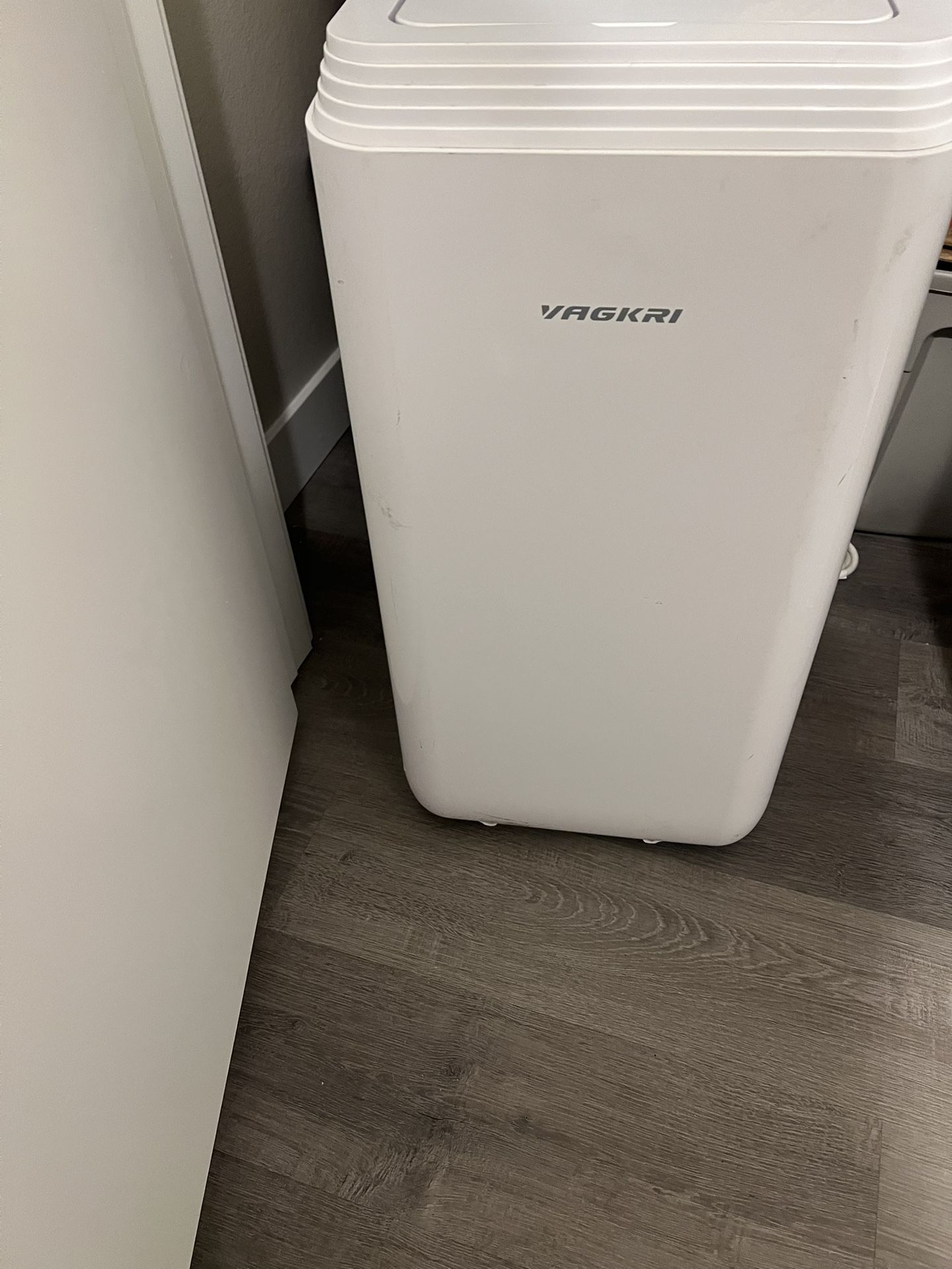 Vagkri 12,000 BTU PORTABLE AC