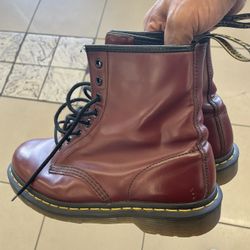 Women’s Dr. Martin, Shoes Size 9