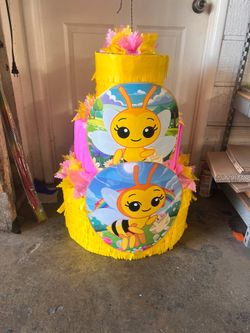 Little bee Plim Plim three tier pinata with balls